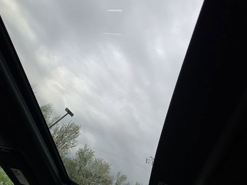 Used 2014 Dodge Challenger SXT Plus image 21