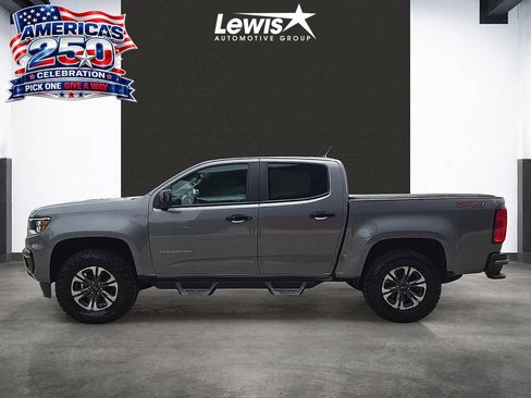 Used 2021 Chevrolet Colorado Z71 AWD/4WD image 2