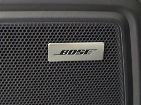 Certified 2025 Porsche Macan image 17