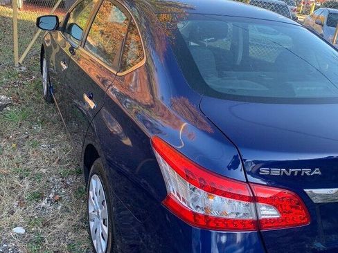Used 2018 Nissan Sentra S FWD image 2
