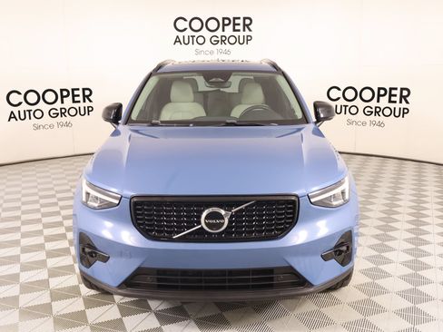 Used 2023 Volvo XC40 B5 Plus w/ Driver Assist Package AWD/4WD image 9