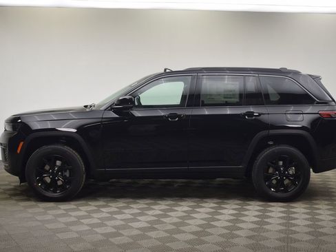New 2026 Jeep Grand Cherokee 4WD image 13