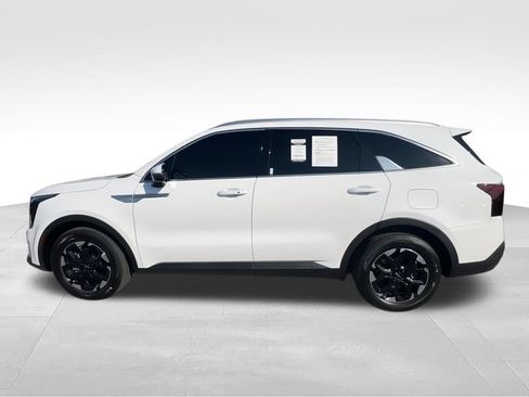 Used 2024 Kia Sorento S FWD image 5
