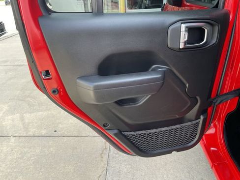 Used 2025 Jeep Wrangler Unlimited Sport AWD/4WD image 28