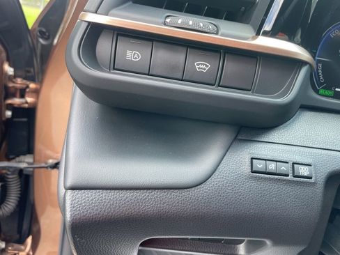 Used 2024 Toyota Crown Platinum AWD/4WD image 19