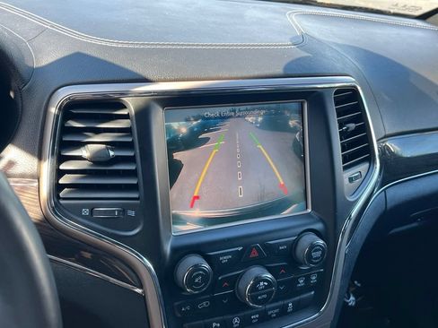 Used 2016 Jeep Grand Cherokee Overland AWD/4WD image 23