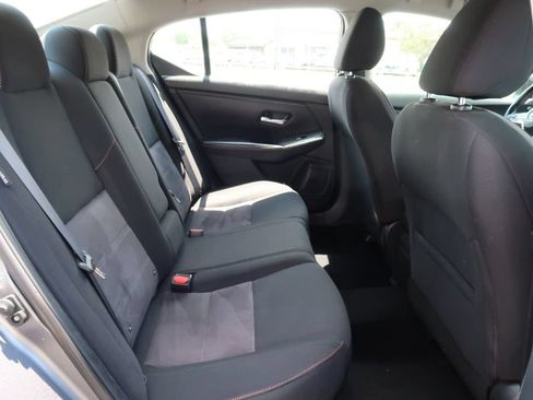 Used 2022 Nissan Sentra SR FWD image 9