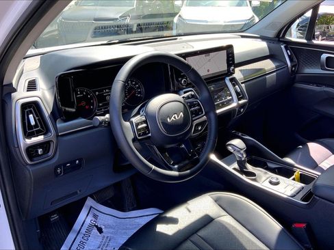 Used 2023 Kia Sorento S w/ Panoramic Sunroof Package FWD image 16