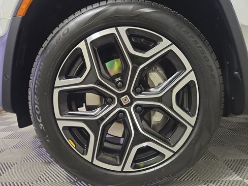 Used 2024 Rivian R1T Adventure AWD/4WD image 9