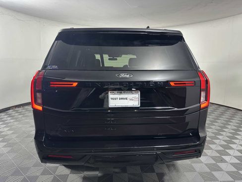 Used 2025 Ford Expedition Platinum w/ Stealth Performance Package image 6