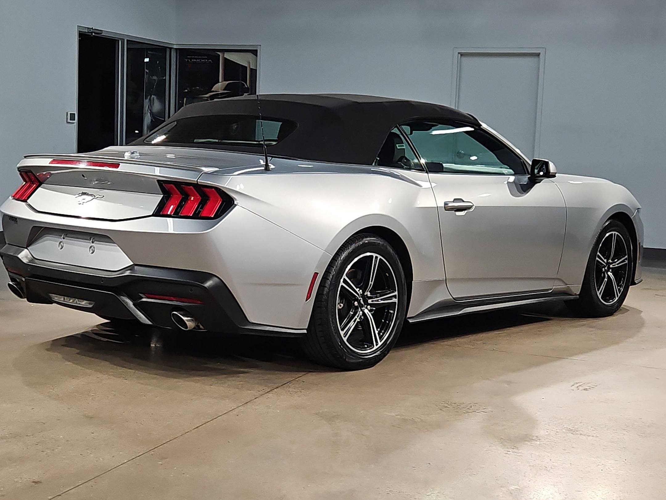 Used 2024 Ford Mustang Premium RWD image 7