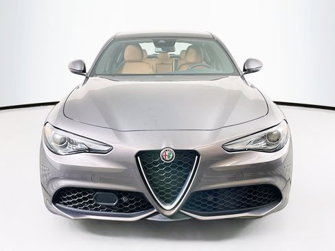 Used 2022 Alfa Romeo Giulia Ti image 2