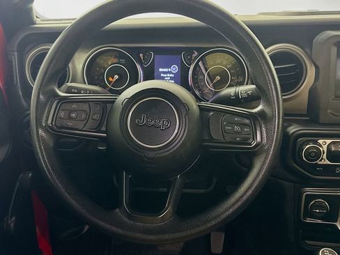 Certified 2022 Jeep Gladiator Sport AWD/4WD image 14