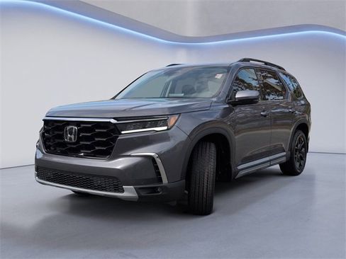 New 2025 Honda Pilot Touring image 11