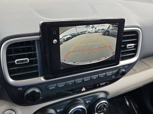 Used 2023 Hyundai Venue Limited w/ Cargo Package FWD image 18