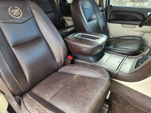 Used 2014 Cadillac Escalade Platinum image 11