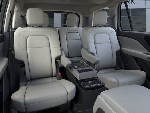 New 2026 Lincoln Aviator Reserve w/ Jet Appearance Package image 11