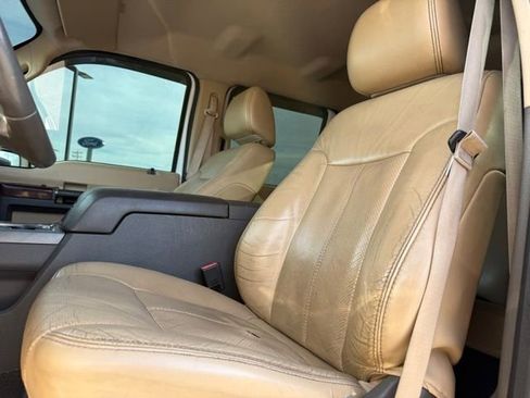 Used 2011 Ford F350 Lariat w/ Lariat Interior Pkg image 14