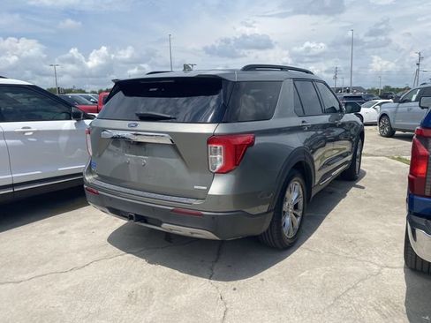 Used 2020 Ford Explorer XLT w/ Equipment Group 202A RWD image 4