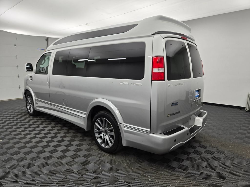Used 2021 Chevrolet Express 2500 w/ Enhanced Convenience Package RWD image 10