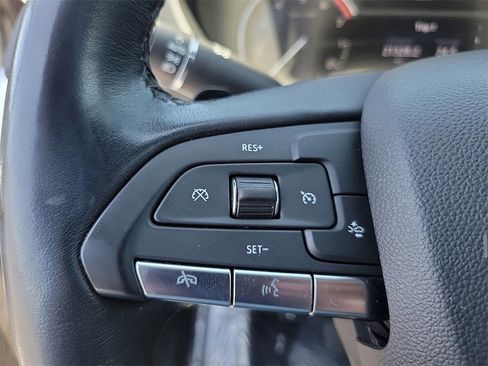 Used 2023 Cadillac XT4 Premium Luxury image 5