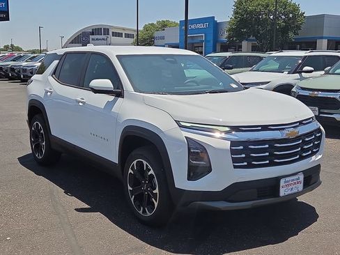 New 2026 Chevrolet Equinox LT w/ Safety and Technology Package FWD image 5