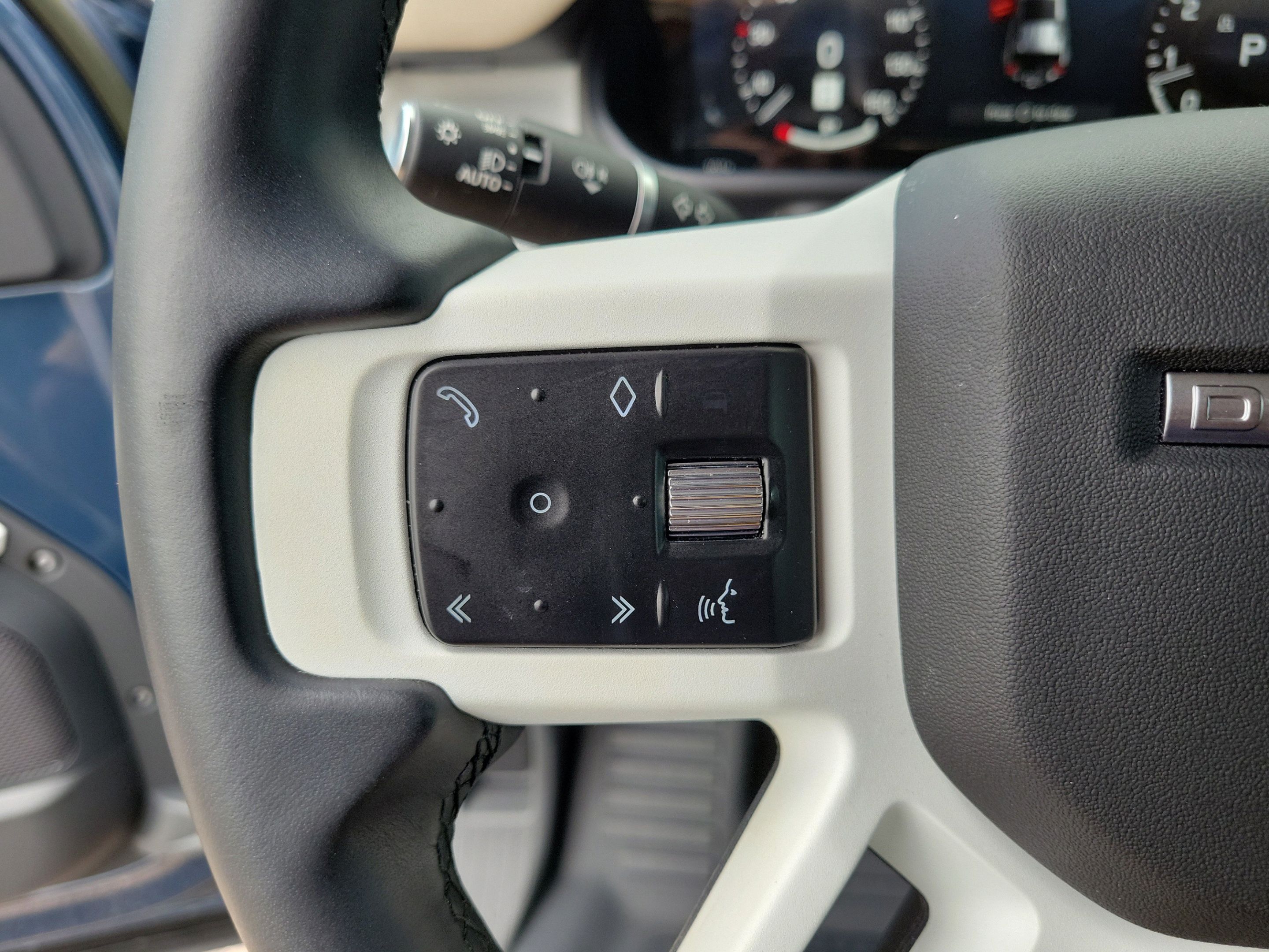 Used 2023 Land Rover Defender 110 S AWD/4WD image 46