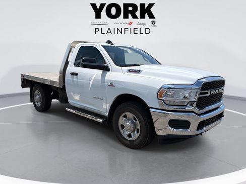 Used 2022 RAM 2500 Tradesman w/ Chrome Appearance Group RWD image 3