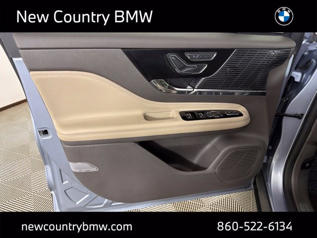 Used 2022 Lincoln Corsair AWD w/ Premium Package image 12