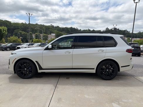 Used 2024 BMW X7 xDrive40i w/ M Sport Package AWD/4WD image 5