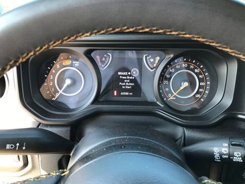 Used 2024 Jeep Wrangler Unlimited Sport AWD/4WD image 8