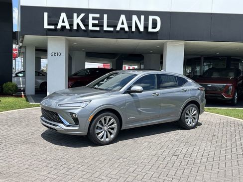 New 2025 Buick Envista Avenir image 2