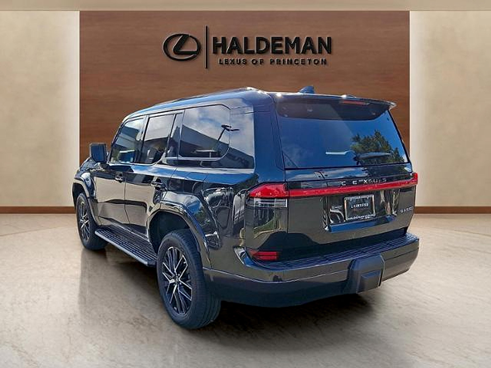 Certified 2024 Lexus GX 550 w/ Accessory Package (Z1) AWD/4WD image 4