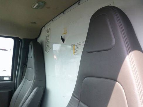 Used 2021 GMC Savana 3500 Extended w/ Power Convenience Package RWD image 11
