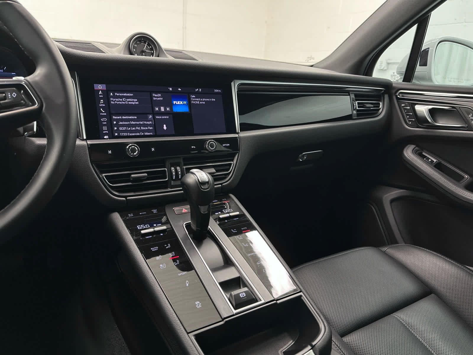 Used 2023 Porsche Macan S AWD/4WD image 28