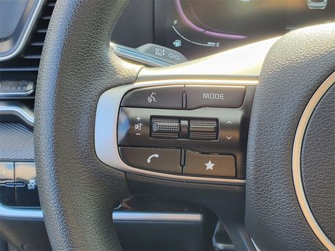 Used 2024 Kia Sportage LX image 11