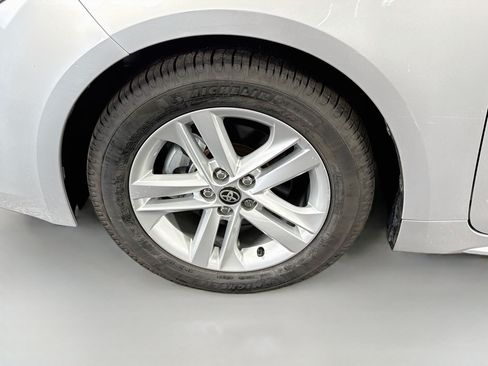 Used 2022 Toyota Corolla SE w/ SE Preferred Package FWD image 38