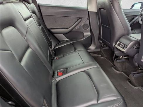 Used 2021 Tesla Model Y Long Range AWD/4WD image 26