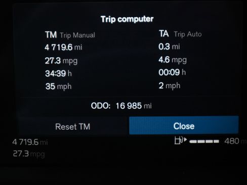 Used 2025 Volvo XC60 B5 Plus image 22