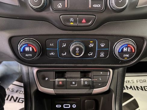 Used 2022 GMC Terrain AT4 image 24