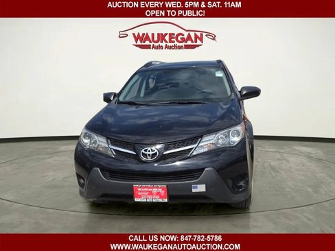 Used 2014 Toyota RAV4 LE FWD image 2
