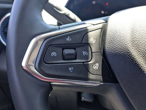 Used 2025 Chevrolet Trax LT w/ LT Convenience Package FWD image 20