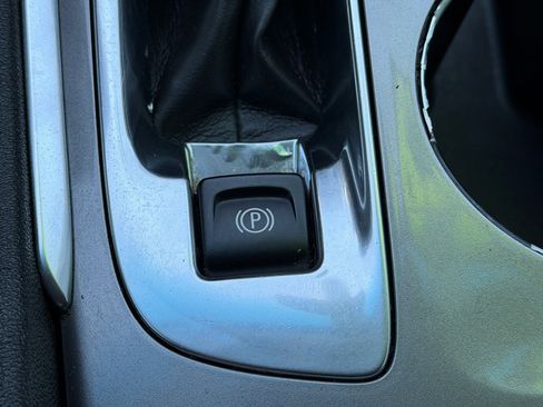 Used 2022 Chevrolet Malibu LT FWD image 25