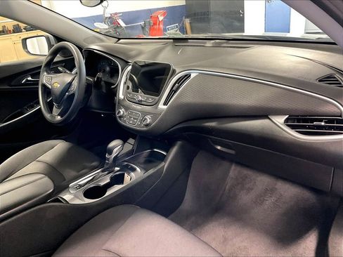 Used 2023 Chevrolet Malibu LT FWD image 14