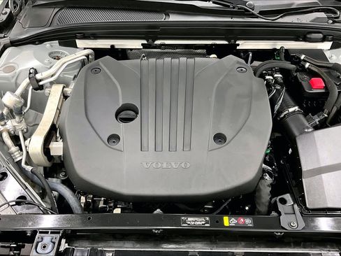 Used 2024 Volvo S60 B5 Plus image 32