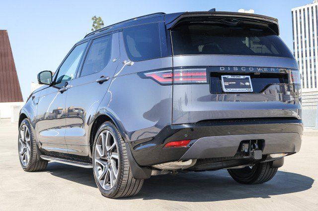 Certified 2025 Land Rover Discovery Dynamic SE AWD/4WD image 6