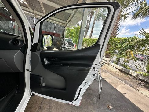Used 2017 Nissan NV200 S w/ Cruise Control Package FWD image 5