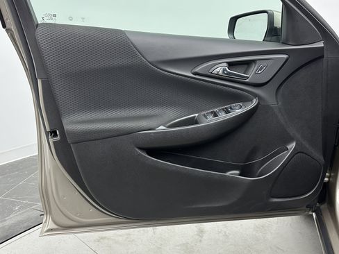 Used 2025 Chevrolet Malibu LT image 10