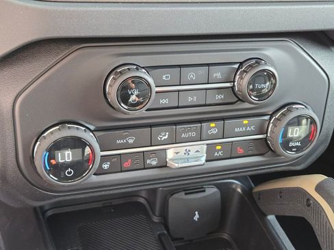 New 2026 Ford Bronco Badlands image 17