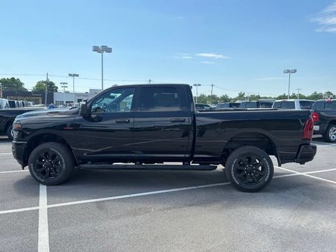New 2026 RAM 2500 Big Horn AWD/4WD image 4